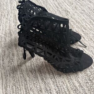 Size 37 Zara Black Cutout Heeled Sandals